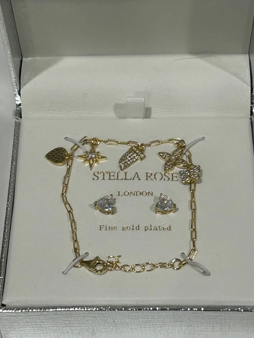 stella rose featuring chain